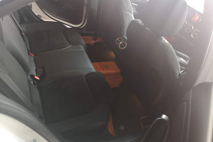 Used Mercedes-Benz A-Class 2021 A 200 L Sport Sedan Fashion Model
