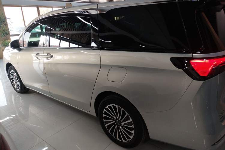 Used Buick GL8 New Energy 2025 Lu Shang Smart Enjoyment Edition 7-Seater
