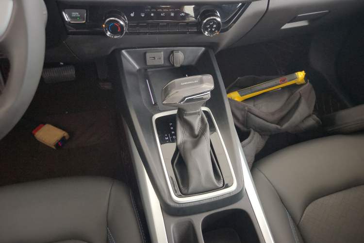 Used Chevrolet Monza 2023 1.3T Mild Hybrid Automatic Luxury Edition Gear Lever