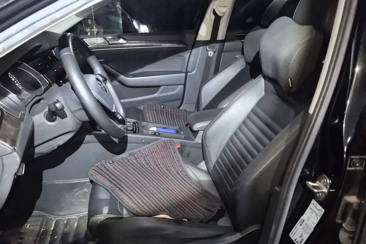 Used Volkswagen Magotan 2019 330TSI DSG Luxury Version China VI Standard Left Front Seat