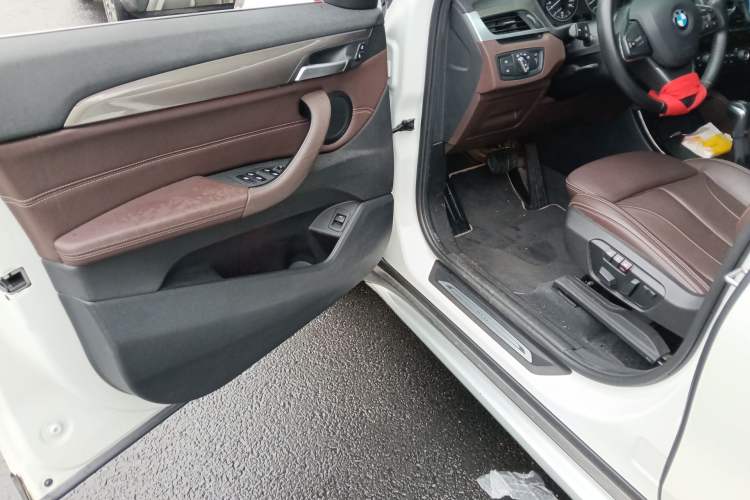 Used BMW X1 2016 sDrive20Li Luxury Model
