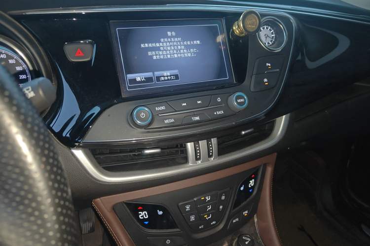 Used Buick Envision 2016 20T Two-Wheel-Drive Elite Model Audio And AC Panel