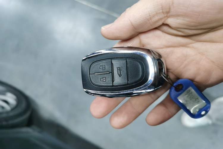 Used SAIC MAXUS G50 2023 PLUS 1.5T Happiness-Recommended Automatic Cruise Version
