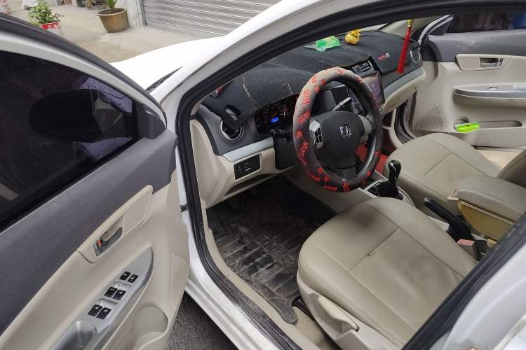 Used CHANGAN Alsvin V5 2012 1.5L Manual Dream Edition