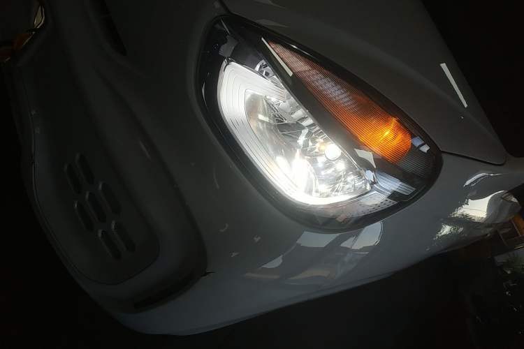 Used Roewe Clever 2021 302 km New Four-Seater Super-Efficient Version
