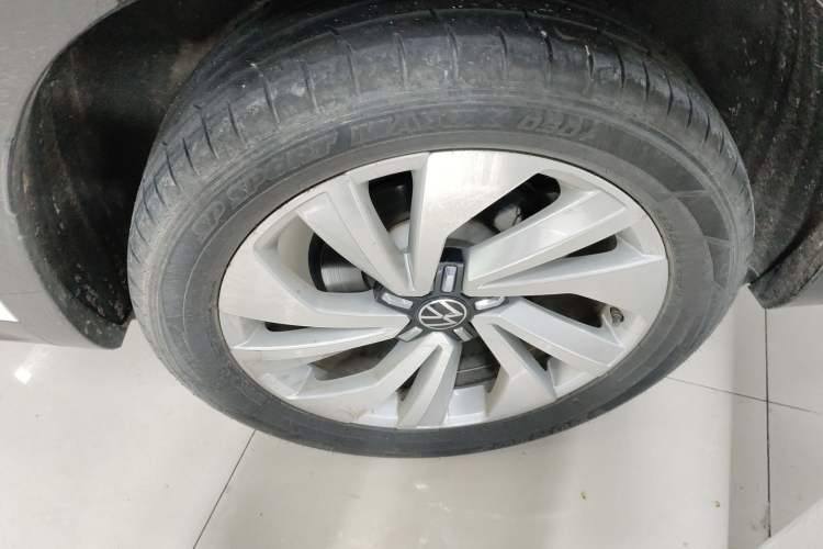 Used Volkswagen Tayron X 2020 330TSI Two-Wheel Drive Luxury Smart Connectivity Version Right Rear Wheel Hub
