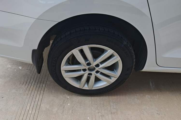 Used Volkswagen Jetta 2019 Dream Edition 1.4L Manual Fashion Version
