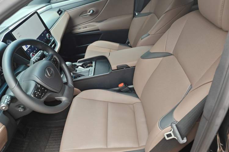 Used Lexus ES 2025 200 Premium Edition Left Front Seat