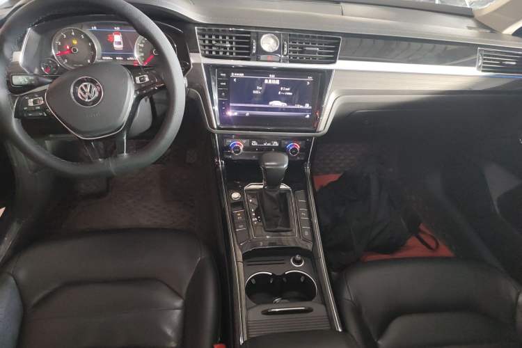 Used Volkswagen Phideon 2018 Revised Version 380TSI Two-Wheel Drive Business Edition
