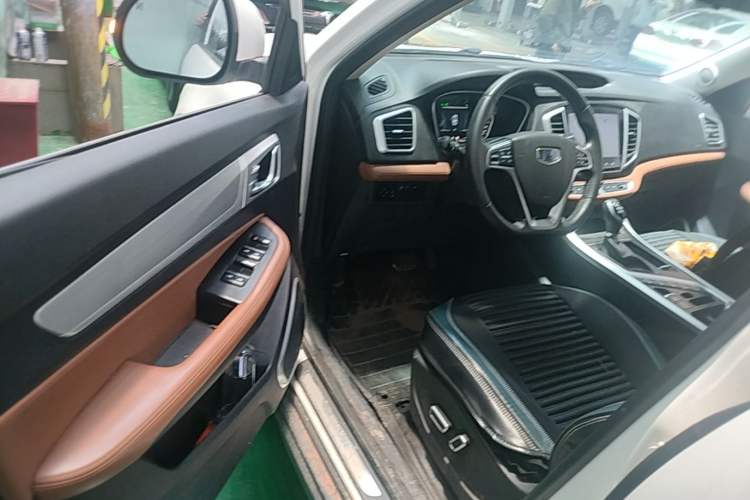 Used Geely Auto Vision X6 2018 1.4T CVT 4G Connected Flagship Edition
