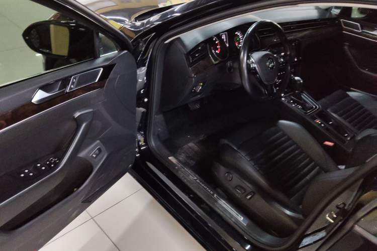 Used Volkswagen Magotan 2019 330TSI DSG Luxury Version China VI Standard
