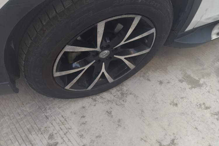 Used Brilliance V5 2014 1.5T Automatic Two-Wheel Drive Sport Model Left Front Wheel Hub