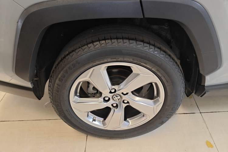Used Toyota RAV4 2020 2.0L CVT 4x4 Style PLUS Edition Exterior 5