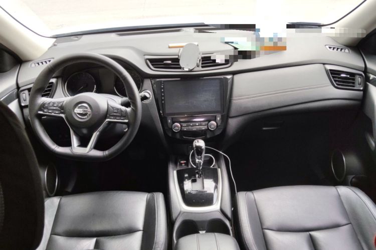 Used Nissan X-Trail 2017 2.5L CVT Leading Edition 4WD Center Console