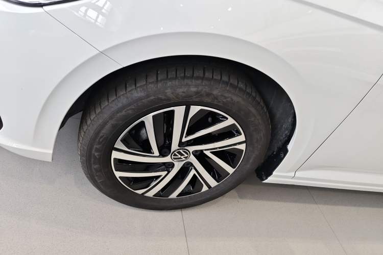 Used Volkswagen Lavida 2024 300TSI DSG Starry Sky Leading Edition Left Front Wheel Hub