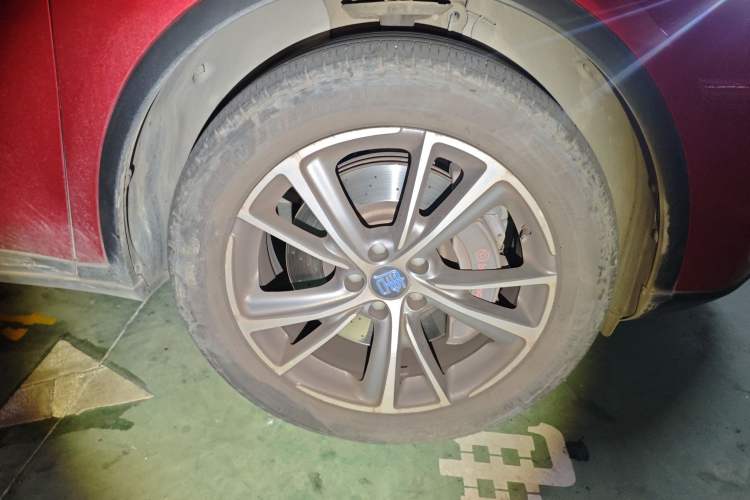 Used BYD Tang New Energy 2019 DM 2.0T All-Wheel Drive Smart Connectivity Enjoyment Model 7 Seats China VI Standard