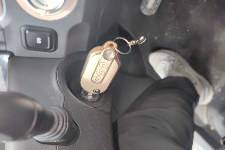 Used Wuling Hongguang MINIEV 2022 Macaron Premium Model – Lithium Iron Phosphate