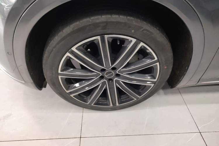 Used Hima Luxeed R7 2024 All-Electric 802 km Max