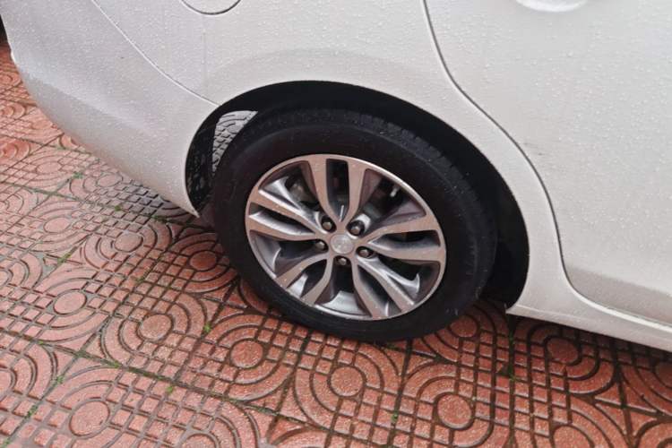 Used Buick GT 2019 18T Automatic Connected Elite Model China VI Standard Right Rear Wheel Hub