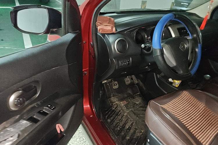 Used Nissan Livina 2013 Jingrui 1.6XL Manual Comfort Edition Driver Seat