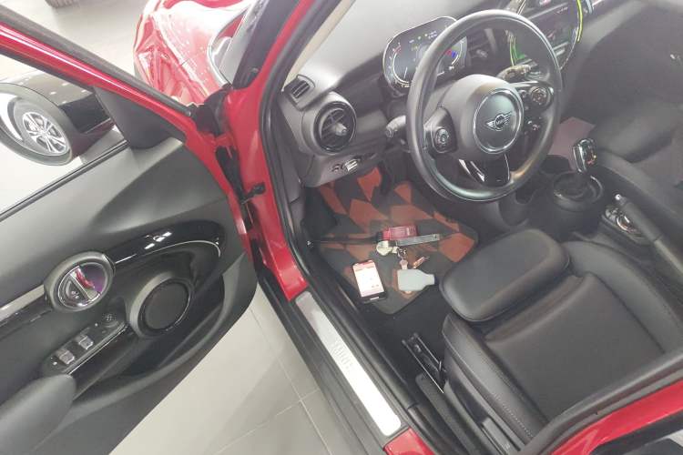 Used MINI MINI 2021 1.5T COOPER Classic Edition Five-Door Version
