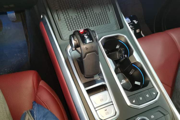 Used Tank 400 New Energy 2024 Hi4-T Off-Road Edition Gear Lever