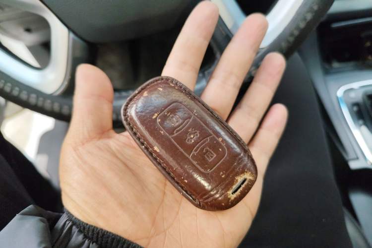 Used Geely Auto Emgrand 2015 Sedan 1.3T CVT Upward Edition
