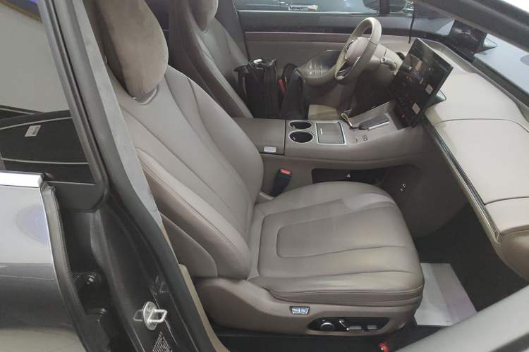 Used Hima Luxeed R7 2025 Range-Extended Version 251 km Max