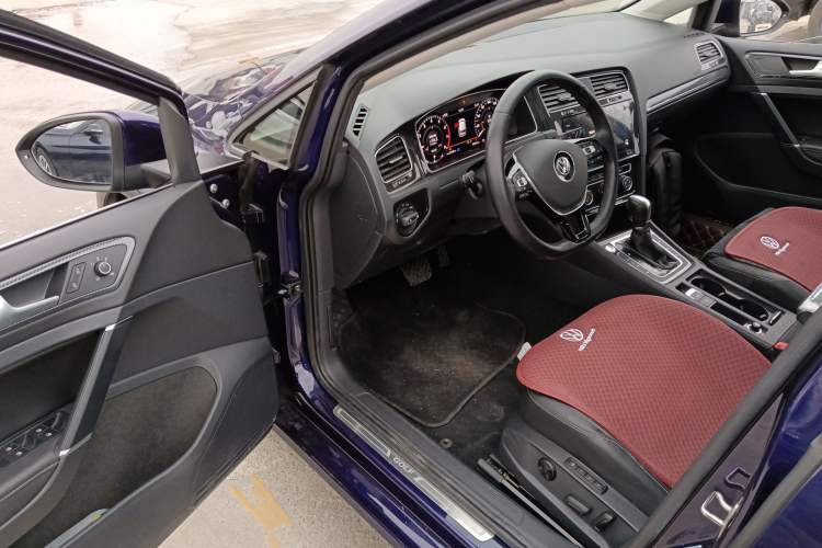 Used Volkswagen Golf 2020 Zhiai Edition 280TSI DSG Luxury Model Driver Seat