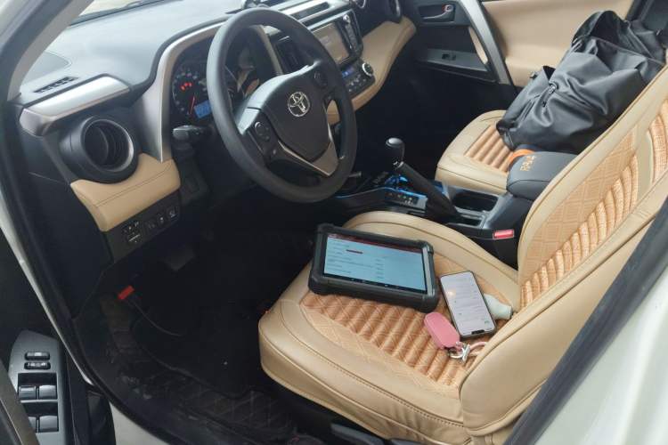 Used Toyota RAV4 2016 2.0L CVT Two-Wheel Drive Fashion Edition China V Standard