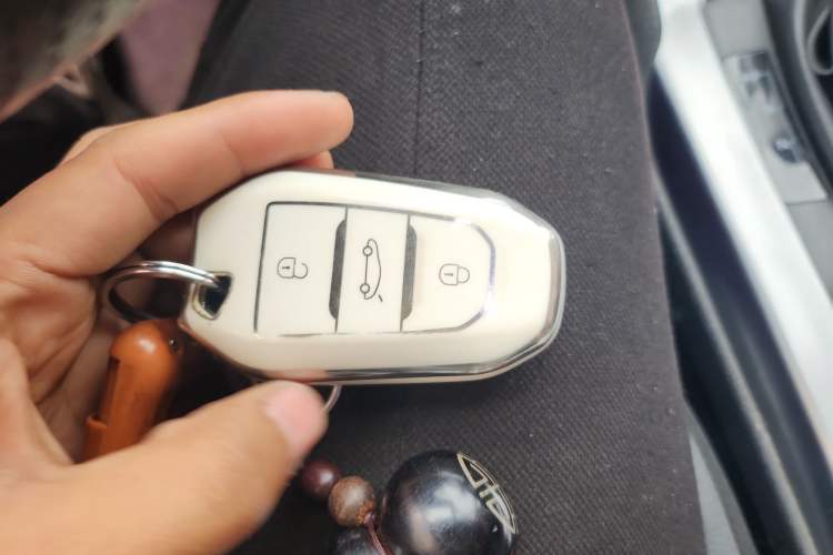 Used DS 6 2014 1.6T Luxury Edition THP200
