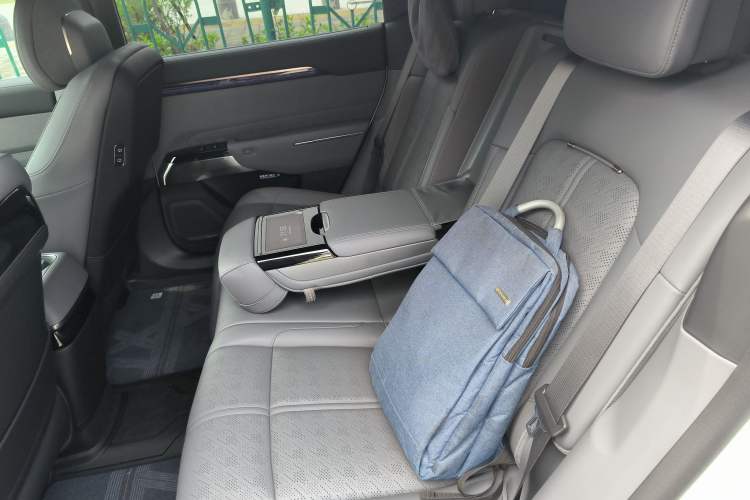 Used Zeekr 7X 2026 75kWh Rear-Drive MAX Edition Left Rear Seat