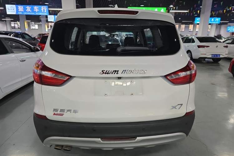 Used SWM X7 2019 1.5T automatic Comfort version 7 seats Rear