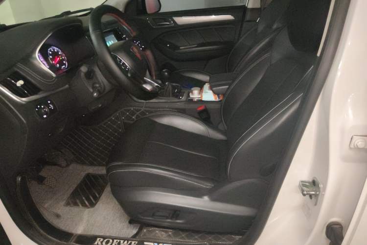 Used Roewe RX5 2018 20T Two-Wheel Drive Manual Internet Smart Edition
