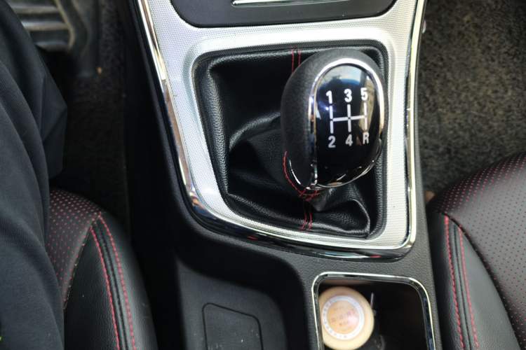 Used Baojun 560 2015 1.8L manual luxury version