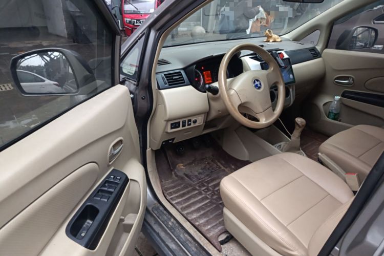 Used Venucia D50 2013 1.6L Manual Fashion Edition Driver Seat