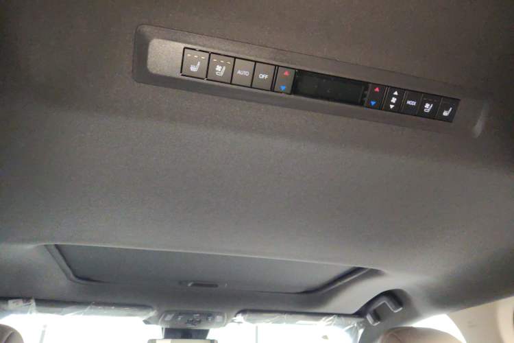 Used Toyota Sienna 2026 Model 2.5L Dual-Engine Four-Wheel-Drive Prestige Edition