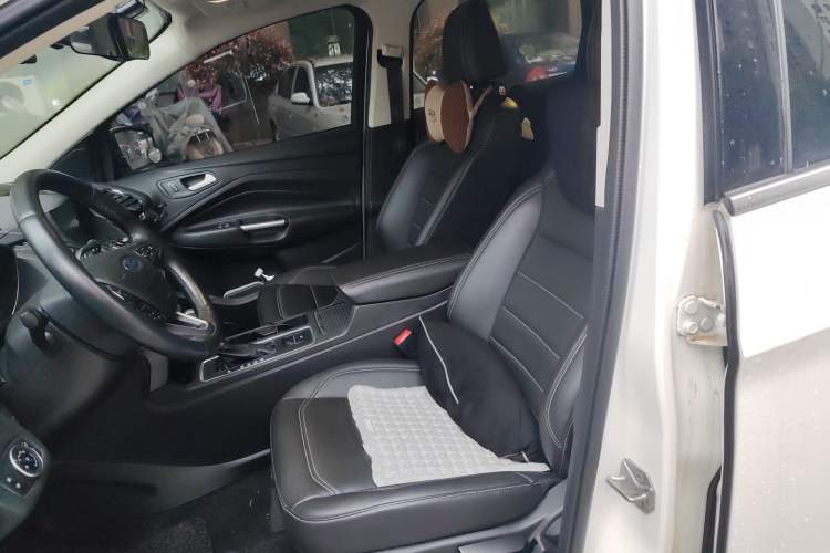 Used Ford Kuga 2018 Facelifted EcoBoost 180 Two-Wheel-Drive Platinum Wing Edition
