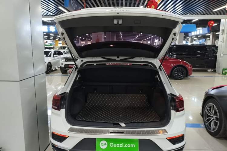 Used Volkswagen T-ROC 2021 280TSI DSG Two-Wheel Drive Comfort Connect Edition Trunk