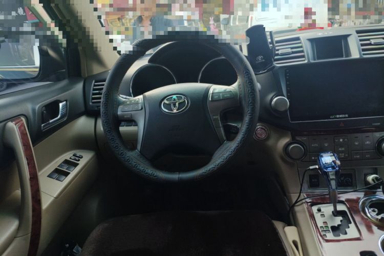 Used Toyota Highlander 2009 2.7L Two-Wheel Drive 7-Seater Luxury Edition
