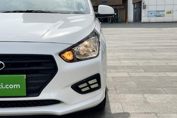 Used Hyundai Verna (older generation) 2017 1.4L Manual Refreshed Version China V Standard Left Front Headlight