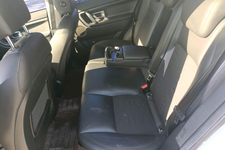 Used Land Rover Discovery Sport 2019 240 PS PURE Edition China VI Standard
