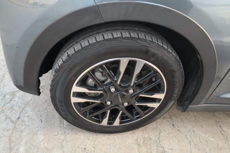 Used Chery Little Ant 2022 Revised Version Sweet Pink Edition Half-Sugar Version Lithium Iron Phosphate 30.7 kWh 30 kW 301 km