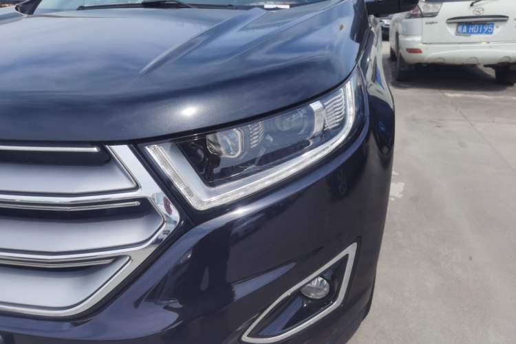 Used Ford Edge 2016 EcoBoost 245 Two-Wheel-Drive Titanium 7-Seater
