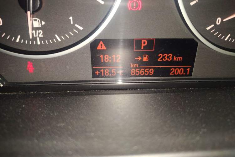 Used BMW 1 Series 2016 118i Leading Model Odometer Close Up