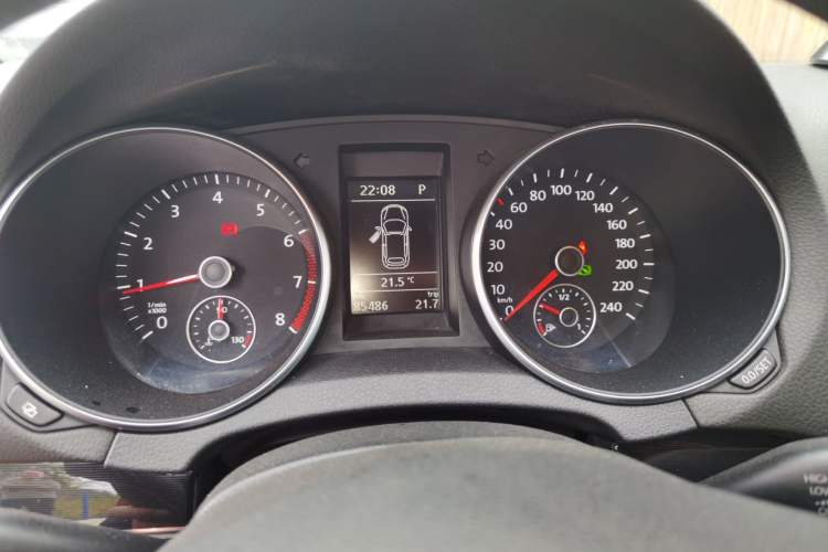 Used Volkswagen Golf 2012 1.4TSI Luxury Convertible Edition Instrument Cluster