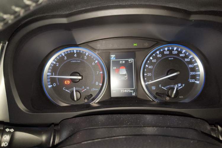 Used Toyota Highlander 2018 2.0T Four-Wheel Drive Prestige Version 7 Seats China V Emission Standard
