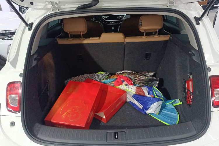 Used Buick Excelle GX 2018 18T Automatic Flagship Model Trunk