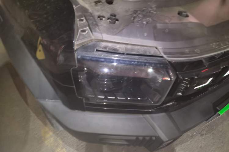 Used JETOUR Traveler 2023 2.0T All-Wheel-Drive CrossPRO Right Front Headlight