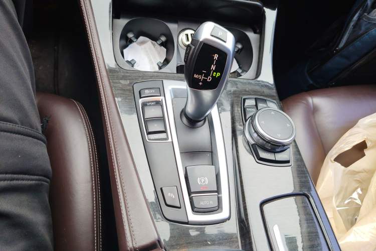 Used BMW 5 Series 2014 525Li Luxury Design Package
